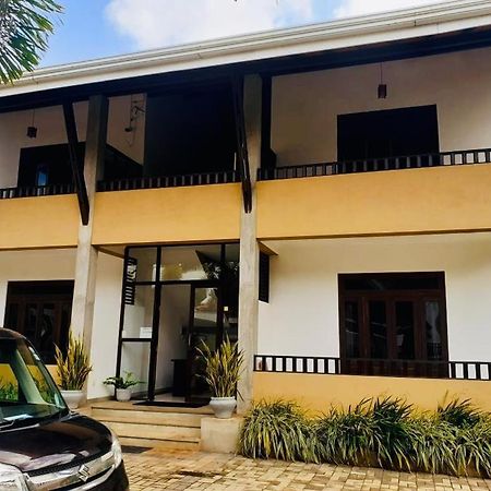 Sunrise Palace Negombo Exterior photo