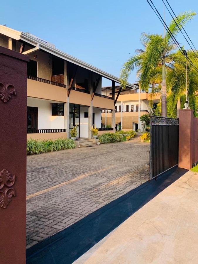 Sunrise Palace Negombo Exterior photo
