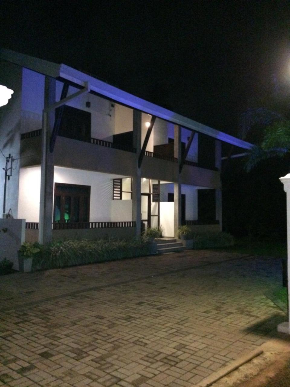 Sunrise Palace Negombo Exterior photo