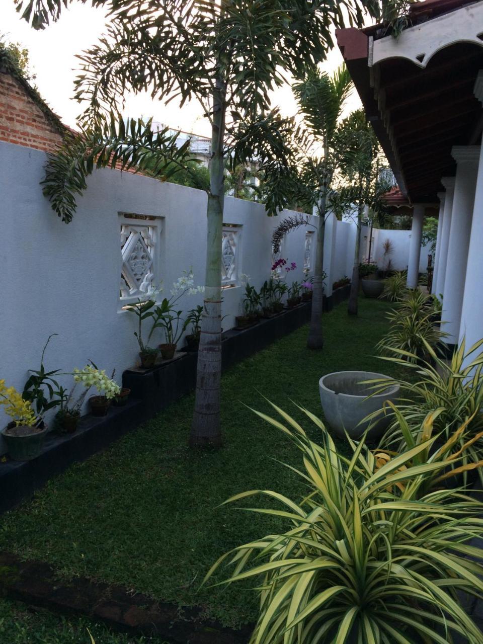 Sunrise Palace Negombo Exterior photo