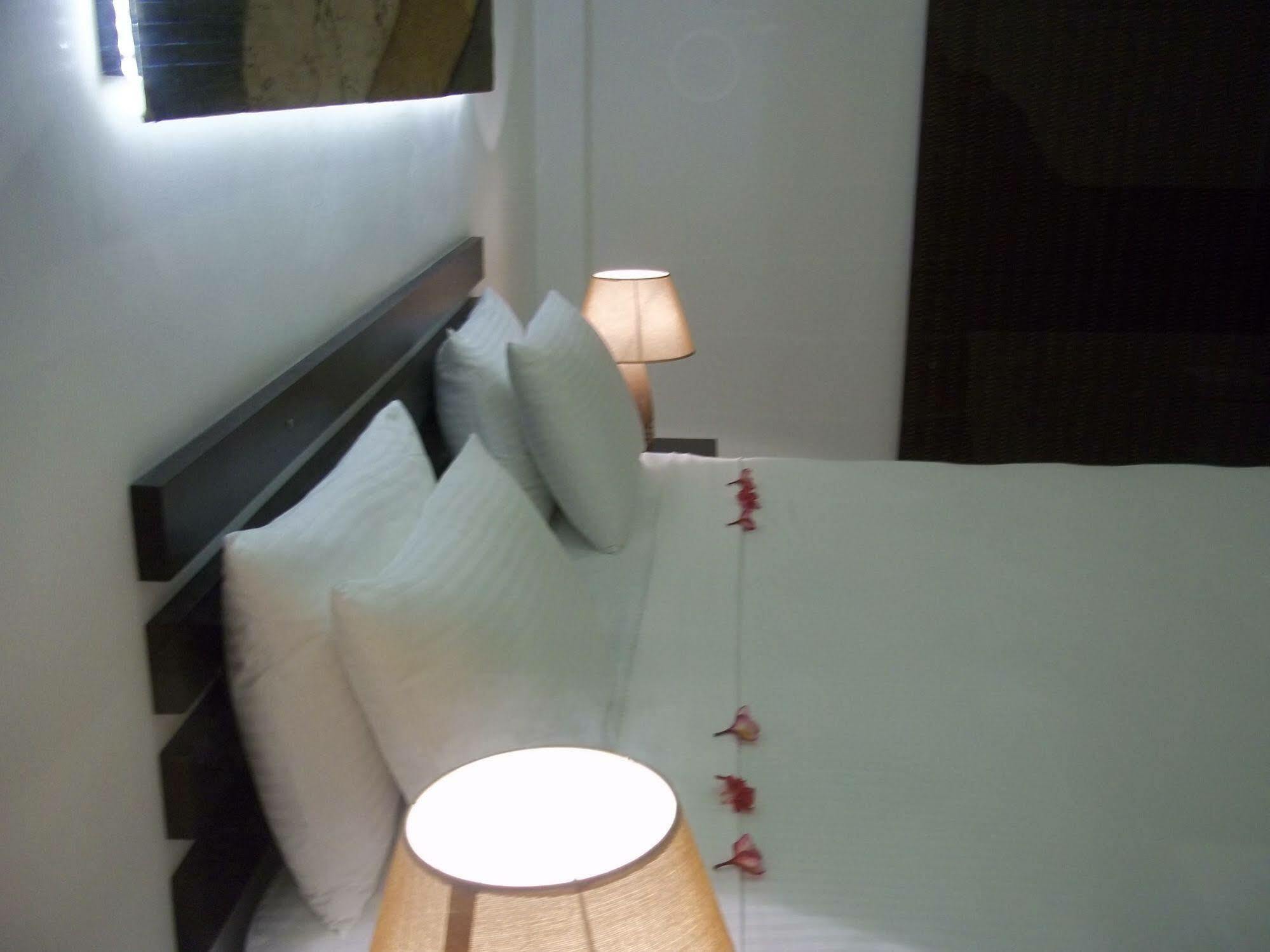 Sunrise Palace Negombo Exterior photo